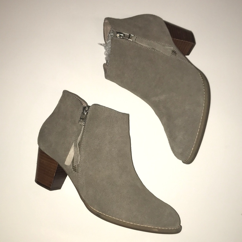 Vionic • Sterling Boot - Picture 2 of 15